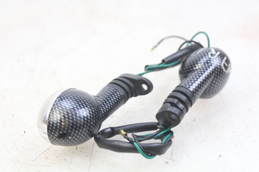 photo de INTERMITENTE TRASERO PEUGEOT LUDIX 50 (2008 - 2017) - Zoom estado de uso