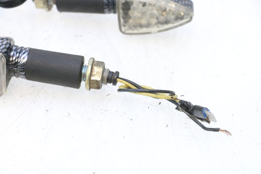 photo de INTERMITENTE TRASERO PEUGEOT LUDIX SNAKE 2T 50 (2004 - 2014) - Recambio usado revisado