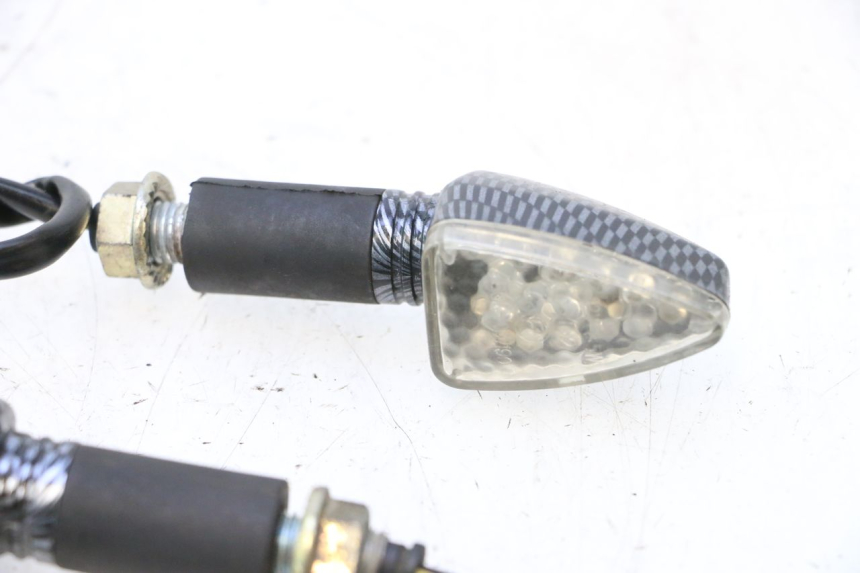 photo de INTERMITENTE TRASERO PEUGEOT LUDIX SNAKE 2T 50 (2004 - 2014) - Marcados y referencias originales