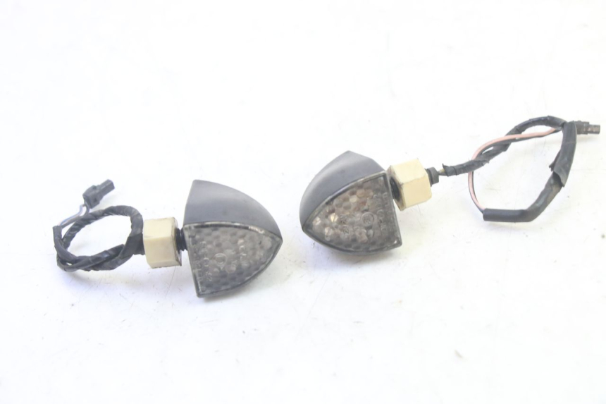 photo de TRASERO INTERMITENTE PIAGGIO MP3 RL 250 (2006 - 2010) - Vista principal