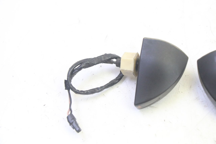 photo de TRASERO INTERMITENTE PIAGGIO MP3 RL 250 (2006 - 2010) - Vista general del producto