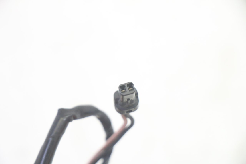 photo de TRASERO INTERMITENTE PIAGGIO MP3 RL 250 (2006 - 2010) - Estado de la superficie y material