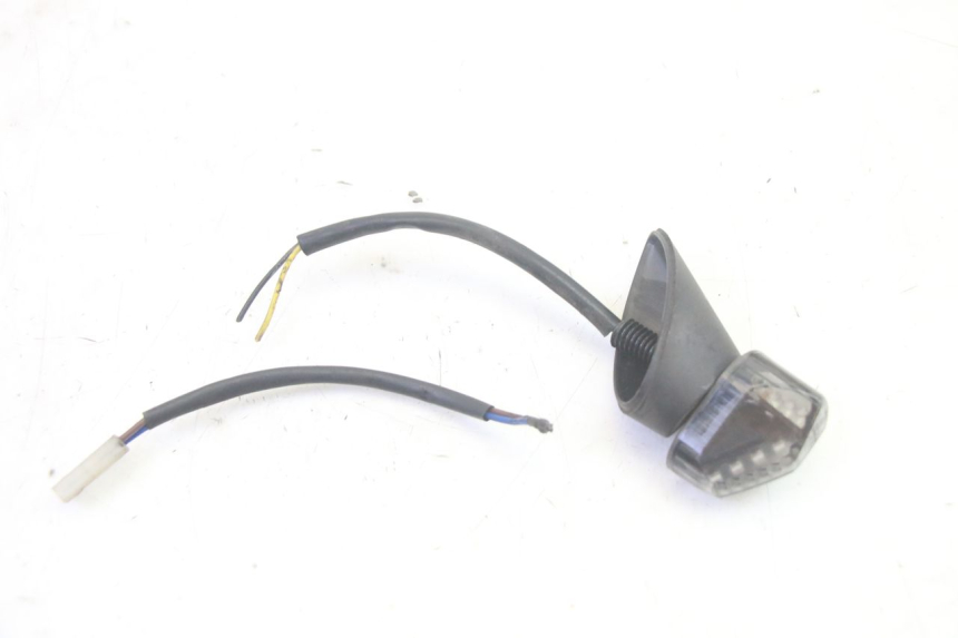 photo de TRASERO INTERMITENTE PIAGGIO MP3 500 (2016 - 2018) - Estado de la superficie y material