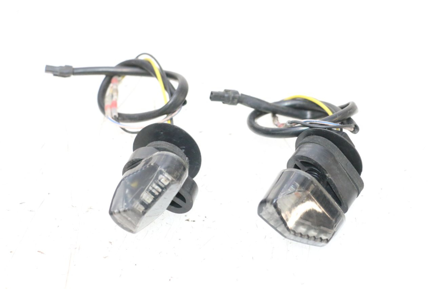 photo de TRASERO INTERMITENTE PIAGGIO MP3 RL 250 (2006 - 2010) - Vista principal