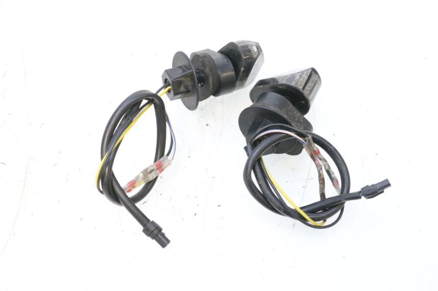 photo de TRASERO INTERMITENTE PIAGGIO MP3 RL 250 (2006 - 2010) - Detalle de la pieza