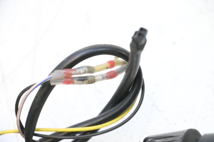 photo de TRASERO INTERMITENTE PIAGGIO MP3 RL 250 (2006 - 2010) - Otra perspectiva