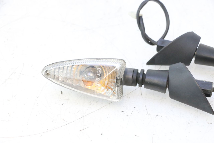 photo de TRASERO INTERMITENTE PIAGGIO MP3 500 (2016 - 2018) - Foto de producto adicional