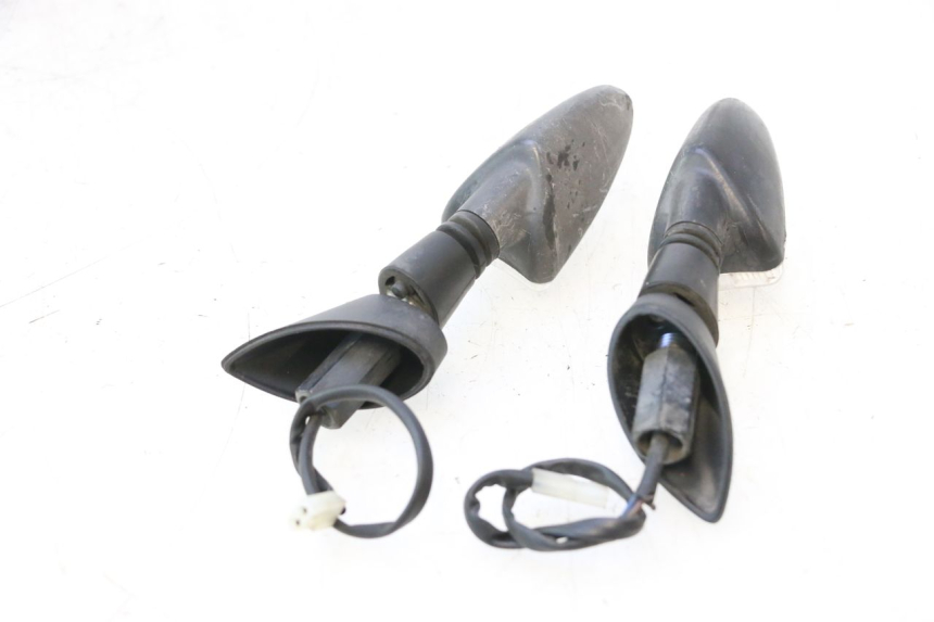 photo de TRASERO INTERMITENTE PIAGGIO MP3 500 (2016 - 2018) - Primer plano técnico