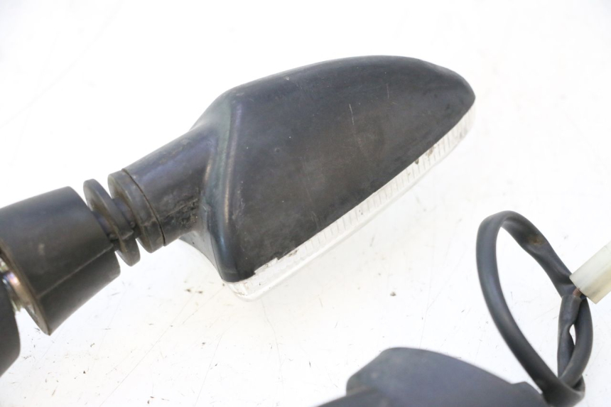 photo de TRASERO INTERMITENTE PIAGGIO MP3 500 (2016 - 2018) - Estado de la superficie y material