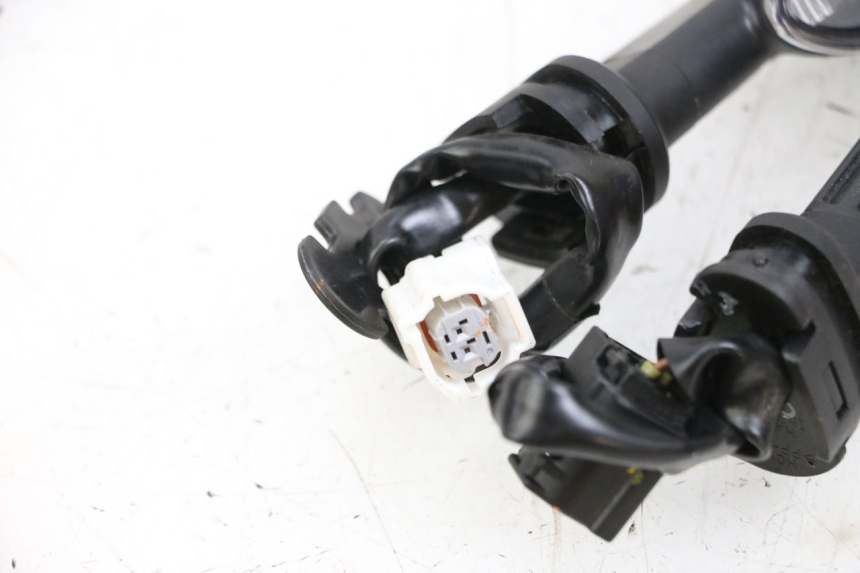 photo de TRASERO INTERMITENTE YAMAHA NEO'S CORE 1 (2022 - 2026) - Primer plano técnico