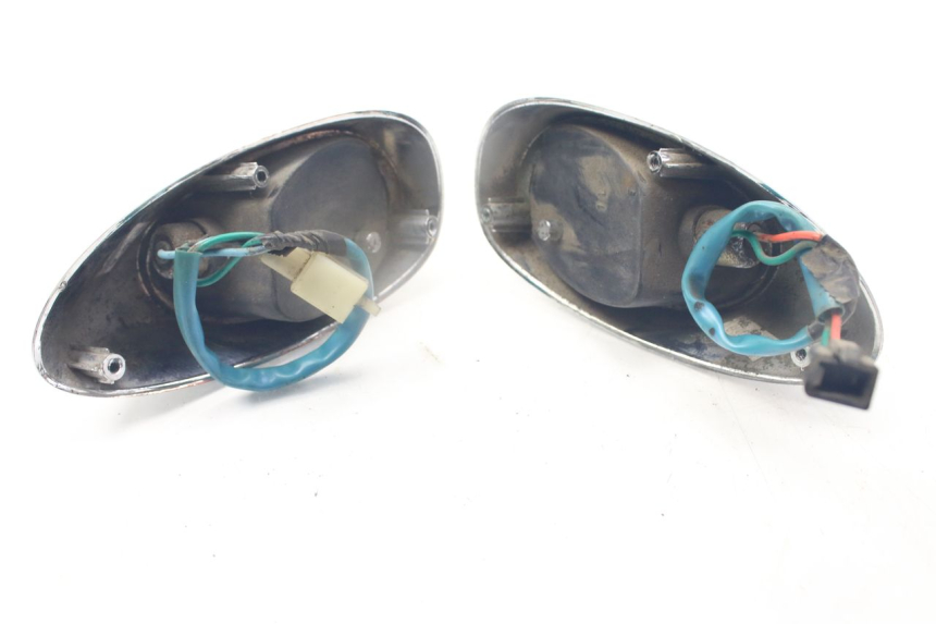 photo de TRASERO INTERMITENTE KYMCO PEOPLE 250 (2004 - 2008) - Otra perspectiva