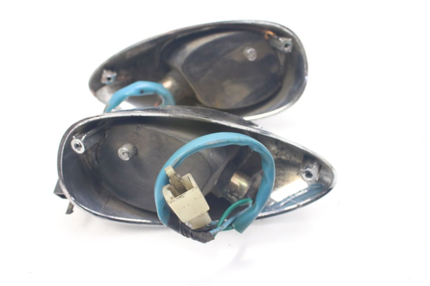 photo de TRASERO INTERMITENTE KYMCO PEOPLE 250 (2004 - 2008) - Primer plano técnico