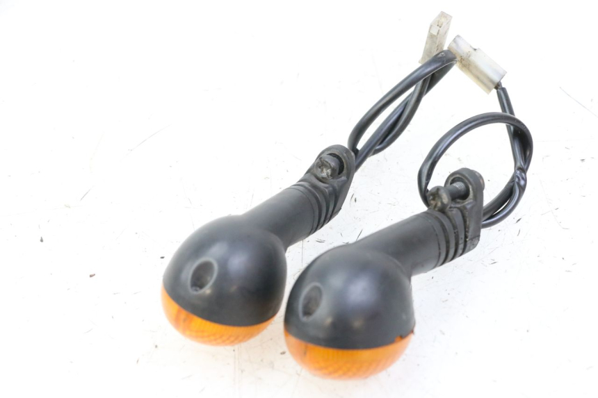 photo de INTERMITENTE TRASERO PEUGEOT LUDIX 50 (2008 - 2017) - Primer plano técnico