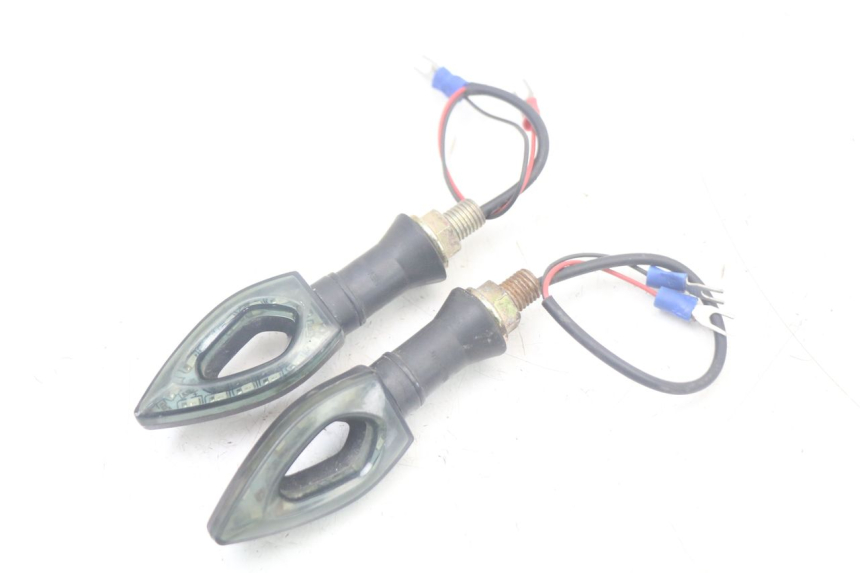 photo de INTERMITENTE TRASERO DERBI SENDA SM X-TREME 50 (2006 - 2010) - Otra perspectiva