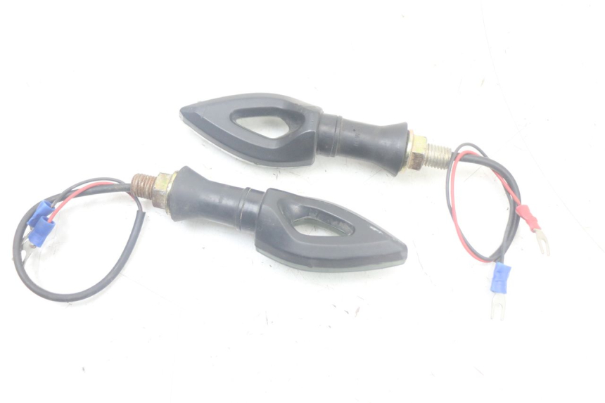 photo de INTERMITENTE TRASERO DERBI SENDA SM X-TREME 50 (2006 - 2010) - Primer plano técnico