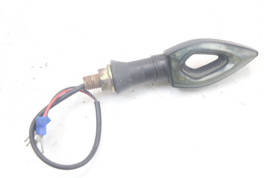 photo de INTERMITENTE TRASERO DERBI SENDA SM X-TREME 50 (2006 - 2010) - Estado de la superficie y material