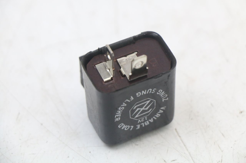 photo de TRASERO INTERMITENTE SUZUKI GS F 500 (2004 - 2007) - Otra perspectiva