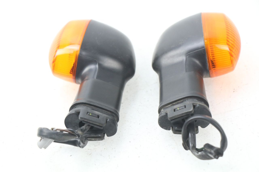 photo de TRASERO INTERMITENTE YAMAHA TDM ABS 900 (2002 - 2014) - Primer plano técnico