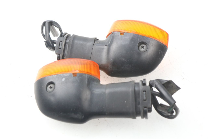 photo de TRASERO INTERMITENTE YAMAHA TDM ABS 900 (2002 - 2014) - Primer plano técnico