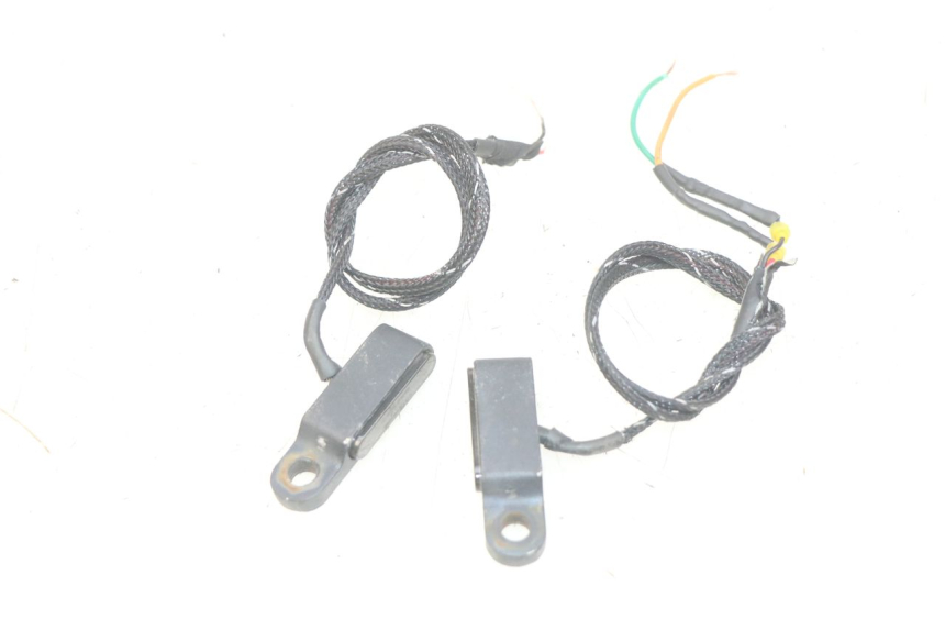 photo de INTERMITENTE TRASERO DAELIM VL DAYSTAR 125 (2000 - 2011) - Detalle de la pieza