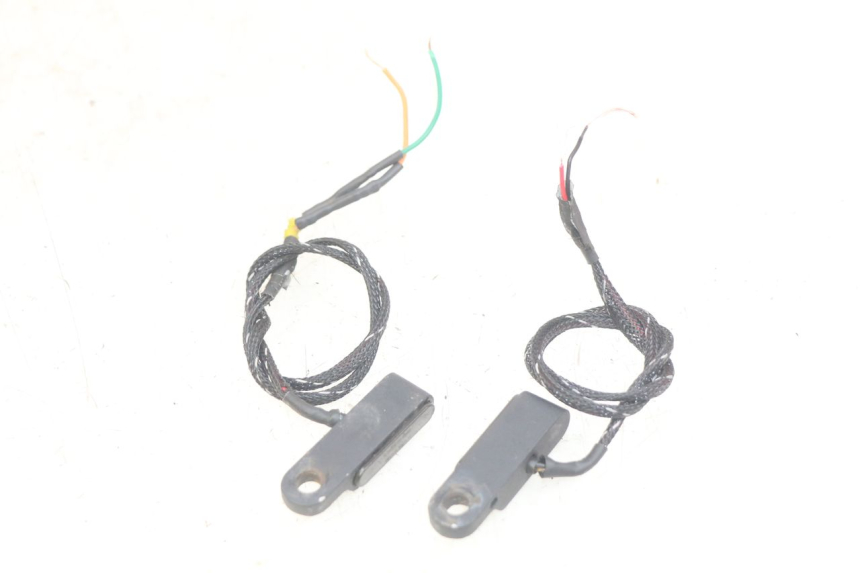 photo de INTERMITENTE TRASERO DAELIM VL DAYSTAR 125 (2000 - 2011) - Otra perspectiva