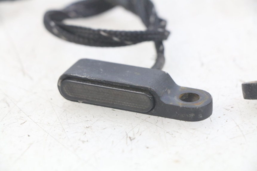 photo de INTERMITENTE TRASERO DAELIM VL DAYSTAR 125 (2000 - 2011) - Vista general del producto