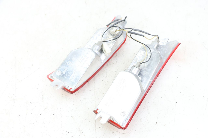 photo de TRASERO INTERMITENTE PIAGGIO XEVO - X EVO 125 (2007 - 2017) - Primer plano técnico