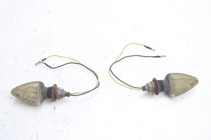 photo de TRASERO INTERMITENTE YAMAHA XJR 1300 (1998 - 2002) - Vista principal