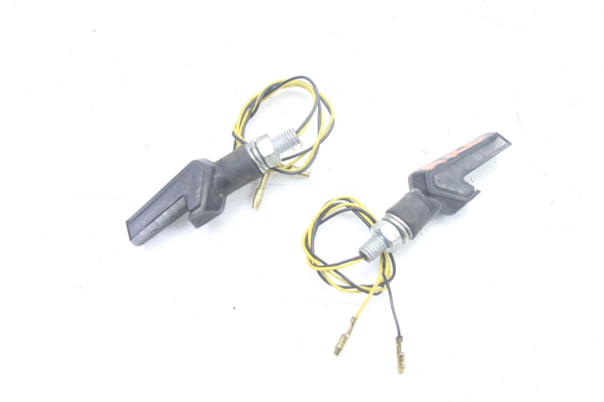 photo de TRASERO INTERMITENTE YAMAHA FZS FAZER 600 (2001 - 2003) - Vista principal