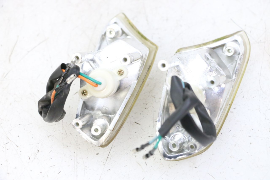 photo de INTERMITENTE DELANTERO KYMCO AGILITY 4T 50 (2018 - 2022) - Otra perspectiva