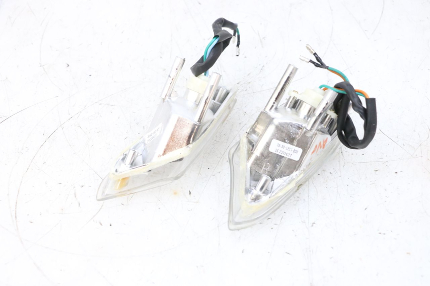 photo de INTERMITENTE DELANTERO KYMCO AGILITY 4T 50 (2018 - 2022) - Estado de la superficie y material