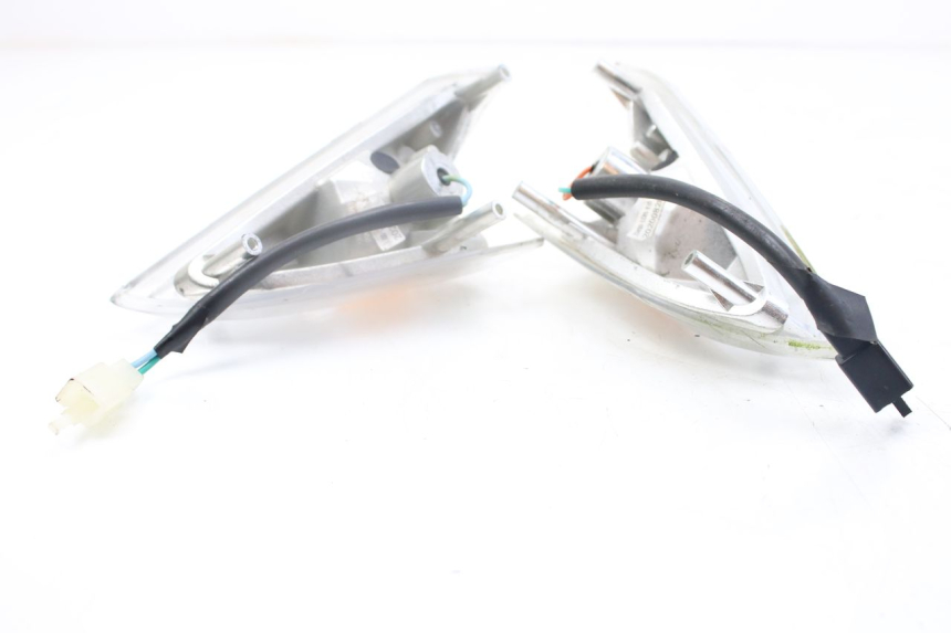 photo de INTERMITENTE DELANTERO KYMCO AGILITY DELIVERY 4T 50 (2018 - 2023) - Otra perspectiva