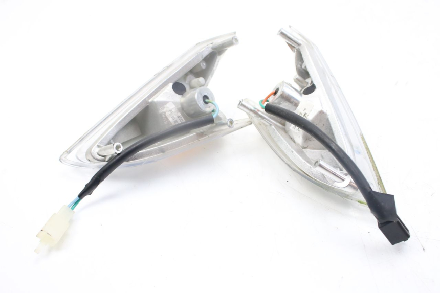 photo de INTERMITENTE DELANTERO KYMCO AGILITY DELIVERY 4T 50 (2018 - 2023) - Primer plano técnico