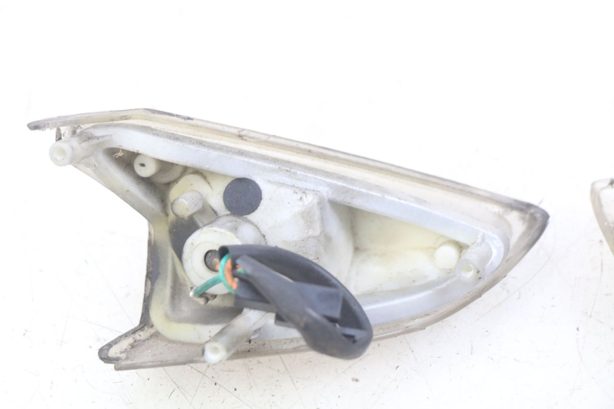 photo de INTERMITENTE DELANTERO KYMCO AGILITY RS 4T 50 (2009 - 2013) - Detalle de la pieza