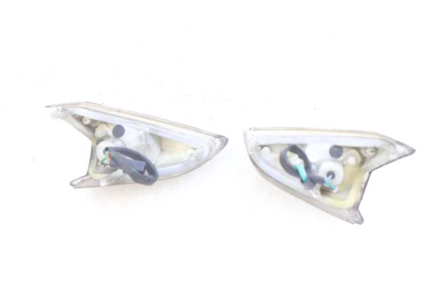 photo de INTERMITENTE DELANTERO KYMCO AGILITY RS 4T 50 (2009 - 2013) - Otra perspectiva