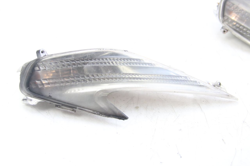 photo de INTERMITENTE DELANTERO APRILIA ATLANTIC 125 (2003 - 2009) - Otra perspectiva