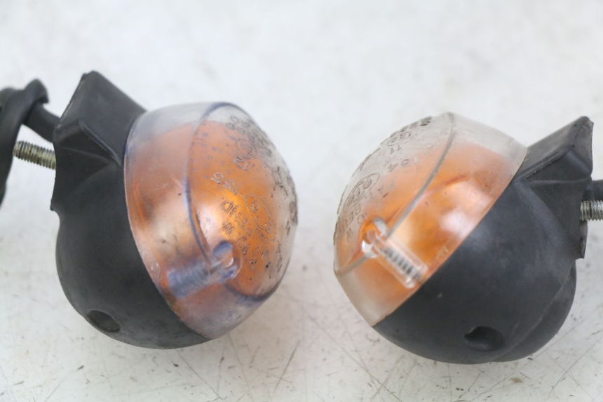 photo de INTERMITENTE DELANTERO YAMAHA BW'S EASY 50 (2013 - 2016) - Estado de la superficie y material