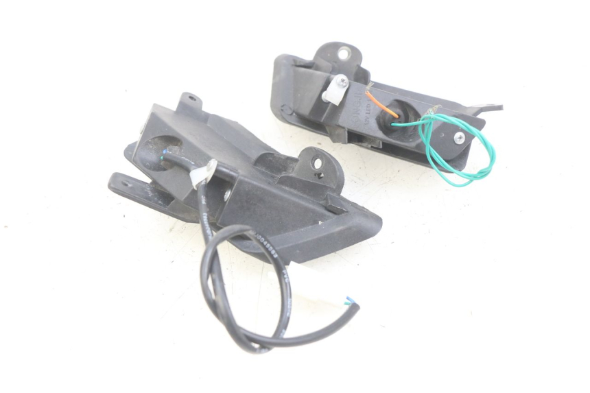 photo de INTERMITENTE DELANTERO ORCAL CAVARO 4T 50 (2019 - 2023) - Zoom estado de uso