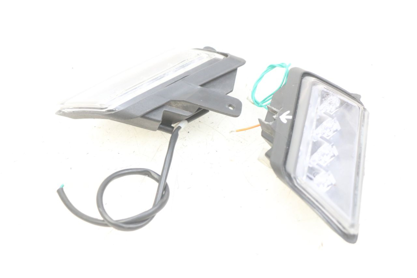 photo de INTERMITENTE DELANTERO ORCAL CAVARO 4T 50 (2019 - 2023) - Detalles de los puntos de fijación