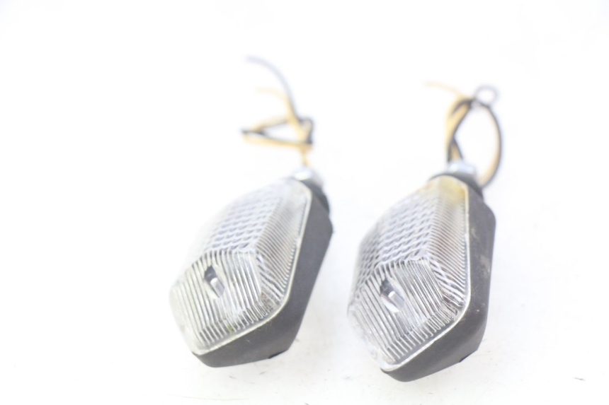 photo de INTERMITENTE DELANTERO HONDA CB 500 (1997 - 2003) - Primer plano técnico