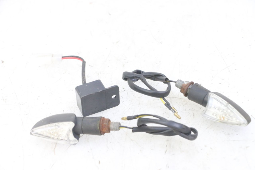 photo de DELANTERO INTERMITENTE HONDA CBF 500 (2004 - 2007) - Otra vista del artículo