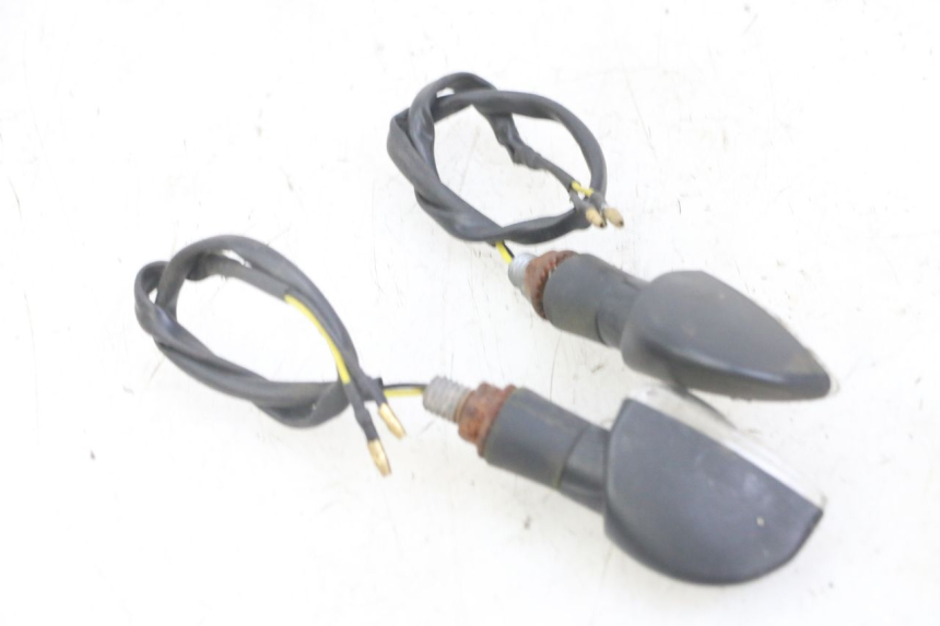 photo de DELANTERO INTERMITENTE HONDA CBF 500 (2004 - 2007) - Detalles de los puntos de fijación