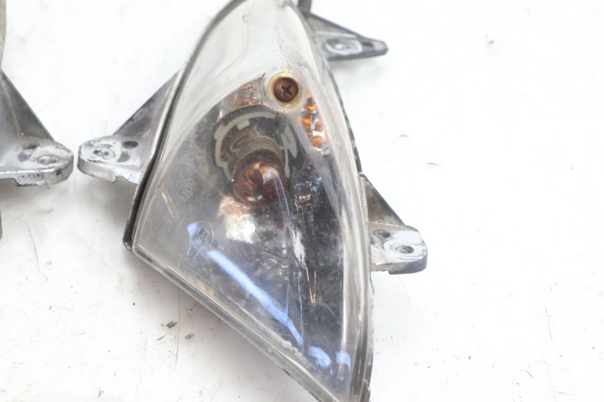 photo de INTERMITENTE DELANTERO PEUGEOT CITYSTAR 125 (2011 - 2017) - Detalle de la pieza