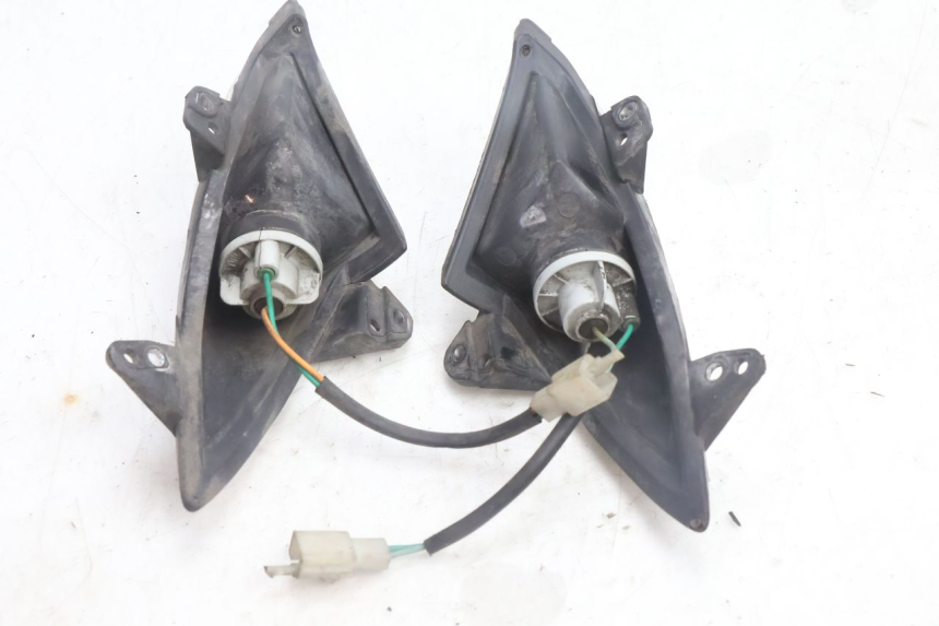 photo de INTERMITENTE DELANTERO PEUGEOT CITYSTAR 125 (2011 - 2017) - Vista general del producto