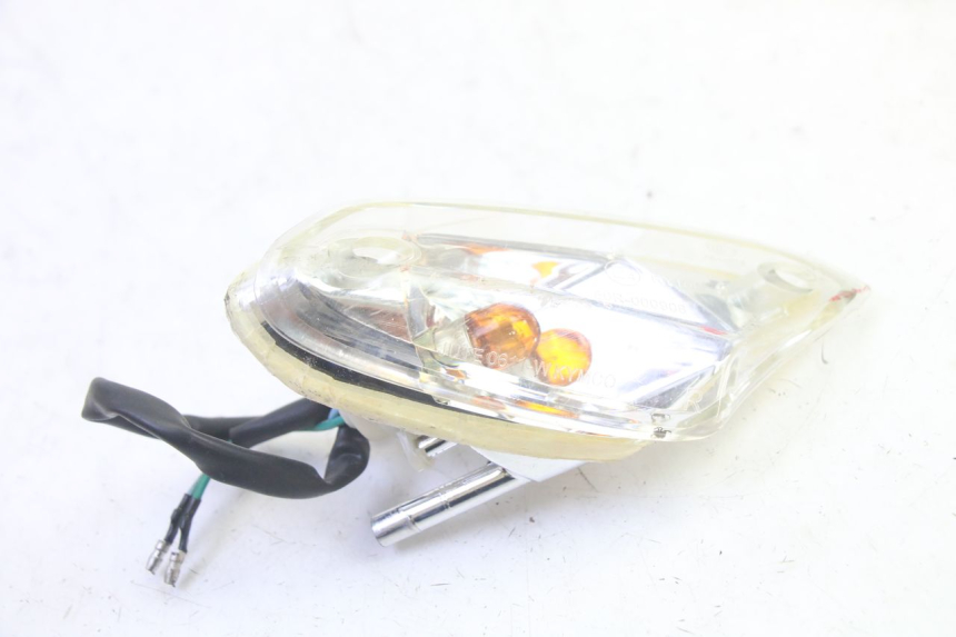 photo de INTERMITENTE DELANTERO DERECHO KYMCO AGILITY 4T 50 (2018 - 2022) - Primer plano técnico