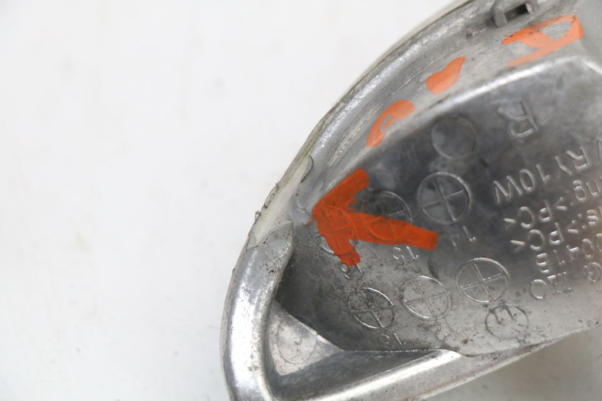 photo de DELANTERO DERECHO INTERMITENTE APRILIA SR MOTARD 50 (2012 - 2018) - Primer plano técnico