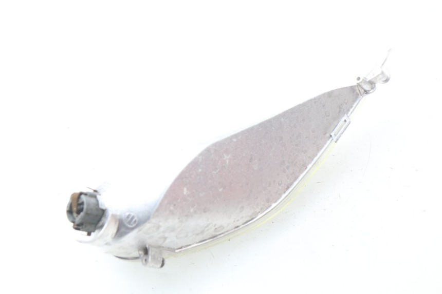 photo de DELANTERO DERECHO INTERMITENTE APRILIA ATLANTIC 125 (2003 - 2009) - Otra perspectiva