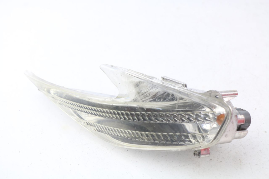 photo de DELANTERO DERECHO INTERMITENTE APRILIA ATLANTIC 125 (2003 - 2009) - Primer plano técnico