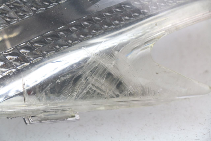 photo de DELANTERO DERECHO INTERMITENTE APRILIA ATLANTIC 125 (2003 - 2009) - Detalles de los puntos de fijación