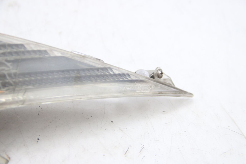 photo de INTERMITENTE DELANTERO DERECHO APRILIA ATLANTIC 500 (2002 - 2003) - Detalle de la pieza